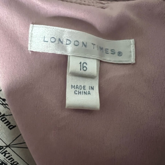 7 for $30 London Times Formal Dress - Picture 9 of 11